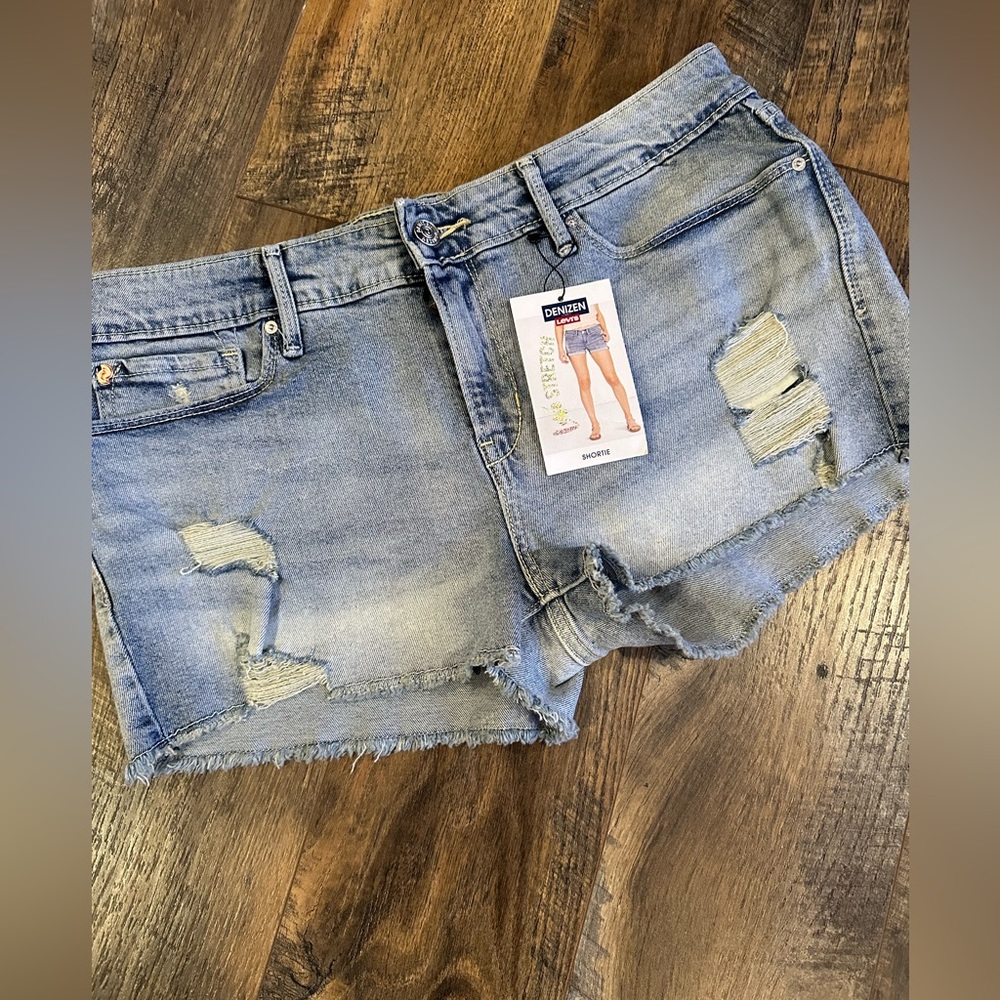 NWT! Levis Denizen shortie shorts